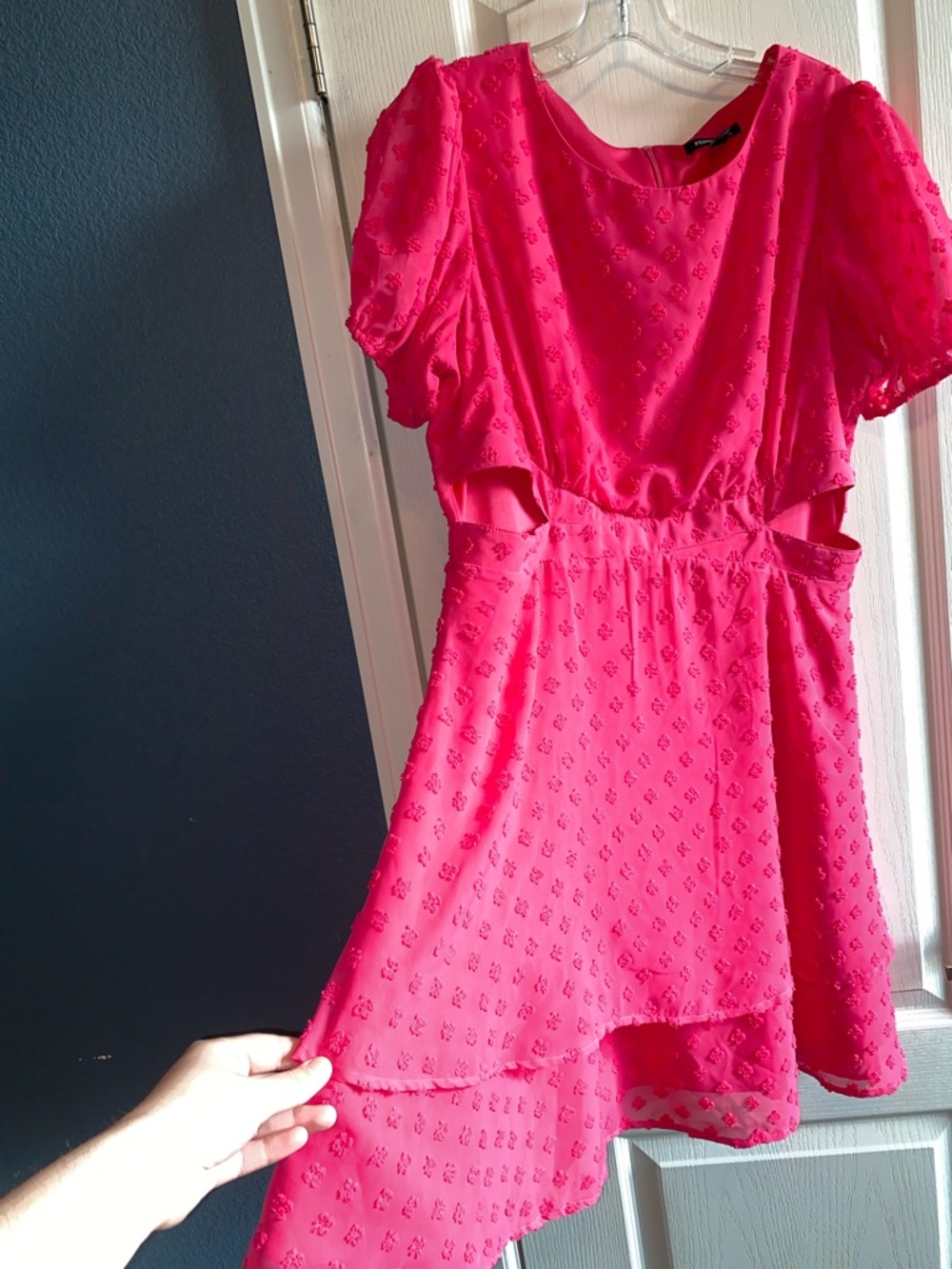 Robert Louis Bright Pink Puff-Sleeve Cutout Dress - Picture 4 of 5